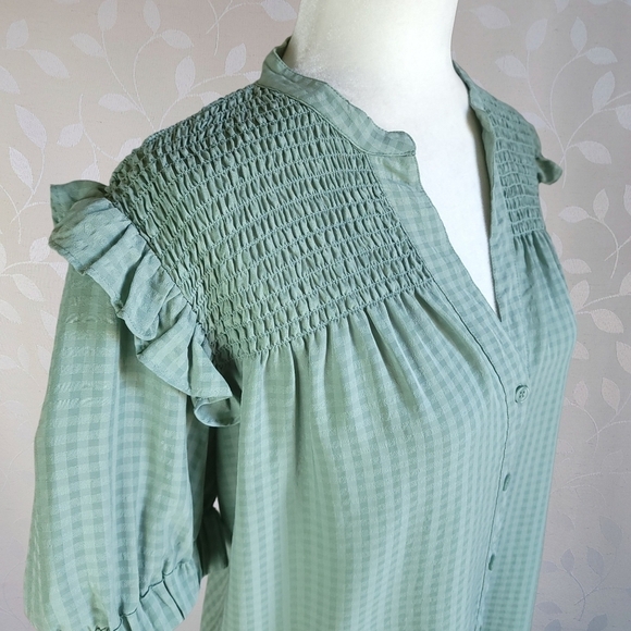 Ann Taylor Gingham Pattern Shirred Ruffle Puff Sleeve Prairie Top Sage Green M - Picture 4 of 12